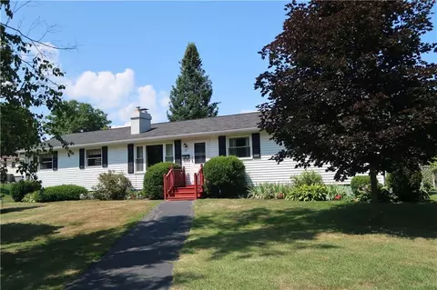 35 Colony Rd, Augusta, ME 04330 photo 1
