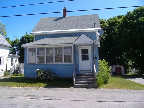 73 Oxford St, Millinocket, ME 04462 photo 1
