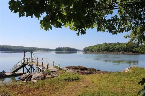 880 Cross Point Rd, Edgecomb, ME 04556 photo 1