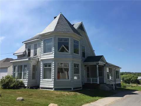 22 Pleasant St, Vinalhaven, ME 04863 photo 1