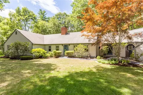8 Colonial, Exeter, NH 03833 photo 1