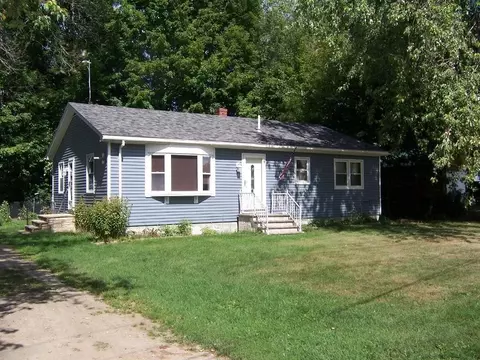 8 Sebasticook Dr, Clinton, ME 04927 photo 1