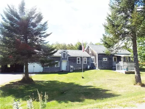647 Ledge Hill Rd, Corinth, ME 04427 photo 1