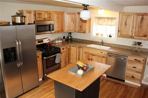 832 Upper St, Turner, ME 04282 photo 1
