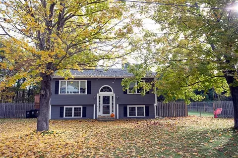 39 Pine Ledge Dr, Wells, ME 04090 photo 1