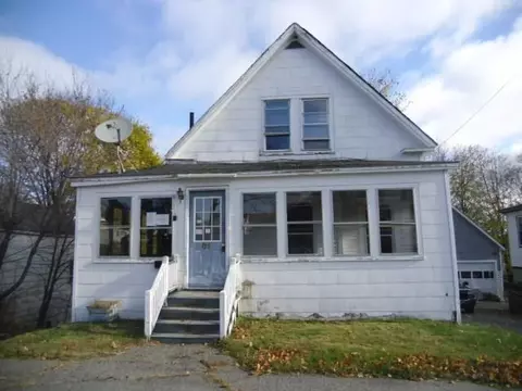 81 Oxford St, Millinocket, ME 04462 photo 1