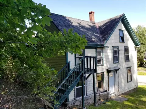 27 Margin St, Orono, ME 04473 photo 1