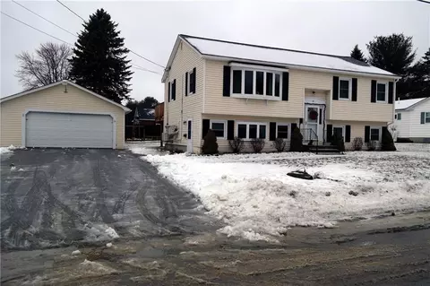 14 Upland Rd, Brewer, ME 04412 photo 1