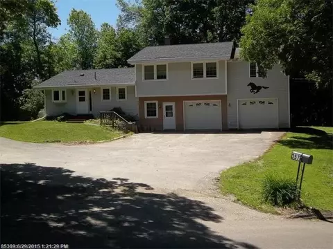 357 Main St, Warren, ME 04864 photo 1