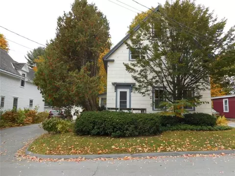 6 Gilbert St, Orono, ME 04473 photo 1