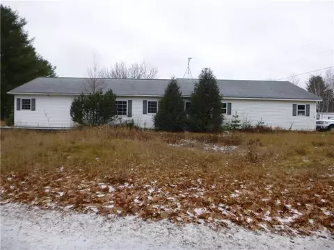 2 Spruce St, Madison, ME 04950 photo 1