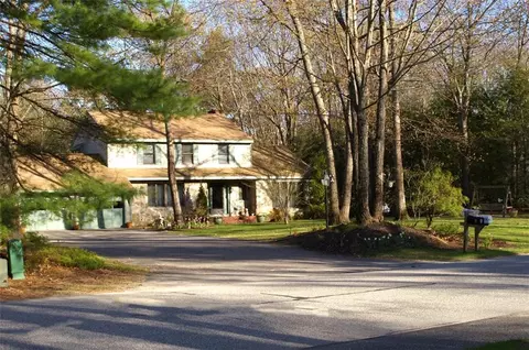 8 Mere Ln, Kennebunk, ME 04043 photo 1