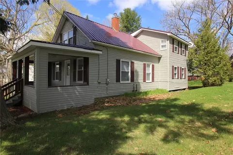 31 Pine St, Dexter, ME 04930 photo 1