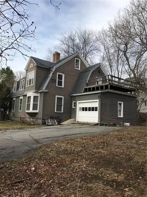 23 Maple St, Dexter, ME 04930 photo 1