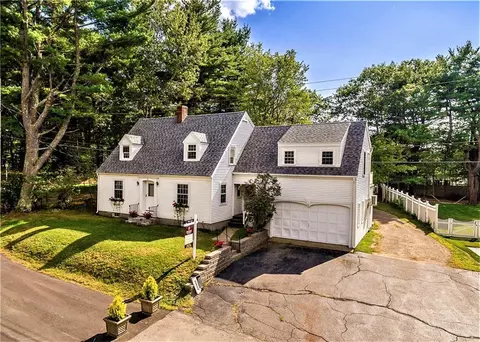 18 Bessbill St, Ogunquit, ME 03907 photo 1