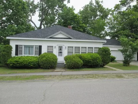 39 Highland Ave, Millinocket, ME 04462 photo 1