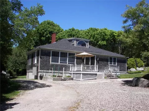 18 Sands Rd, Vinalhaven, ME 04863 photo 1