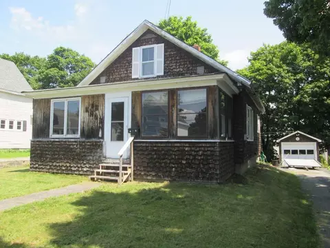 15 Knox St, Millinocket, ME 04462 photo 1