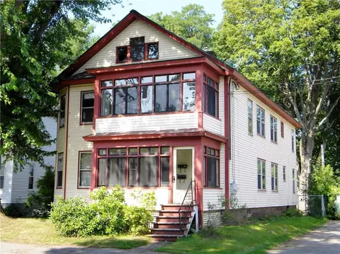 12 Maple St, Augusta, ME 04330 photo 1