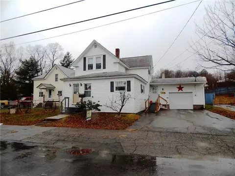 86 Knox St, Millinocket, ME 04462 photo 1