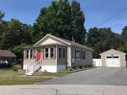 2 Bonython Ave, Saco, ME 04072 photo 1