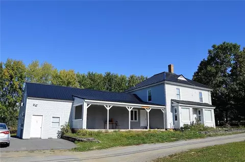 87 Exeter Rd, Corinth, ME 04427 photo 1