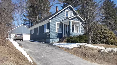32 E Bates St, Auburn, ME 04210 photo 1