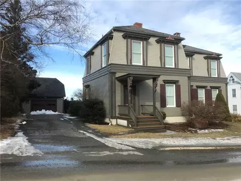 29 Main St, Lubec, ME 04652 photo 1