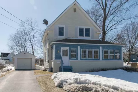 38 Lincoln St, Millinocket, ME 04462 photo 1