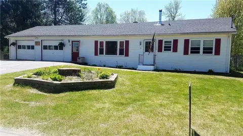36 Sebasticook Dr, Clinton, ME 04927 photo 1