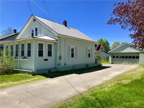 152 Prospect St, Millinocket, ME 04462 photo 1