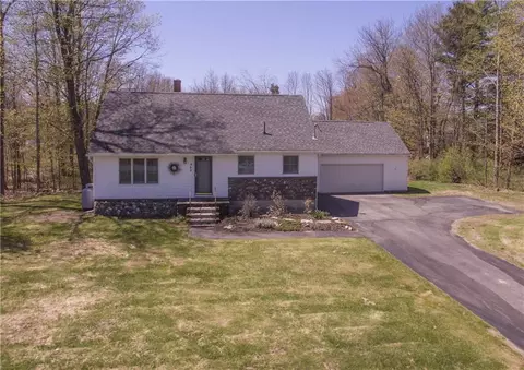 560 Main St, Wayne, ME 04284 photo 1