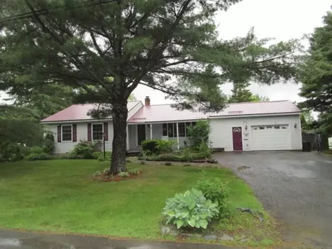 64 Capri St, Brewer, ME 04412 photo 1