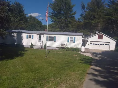 440 Newburgh Rd, Hermon, ME 04401 photo 1