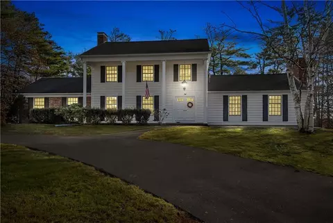 34 Stearns Rd, Ogunquit, ME 03907 photo 1