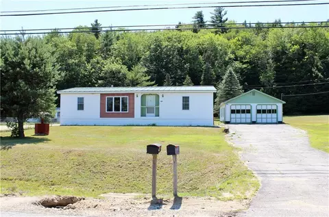 429 Auburn Rd, Peru, ME 04290 photo 1