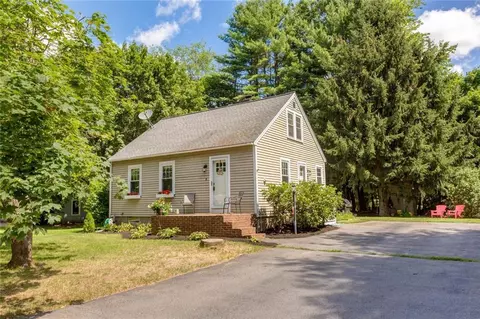 8 Spring St, Kennebunk, ME 04043 photo 1