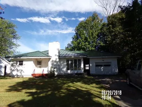 27 Colony Pl, Millinocket, ME 04462 photo 1