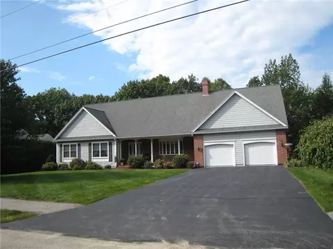 34 Parkside Dr, Biddeford, ME 04005 photo 1