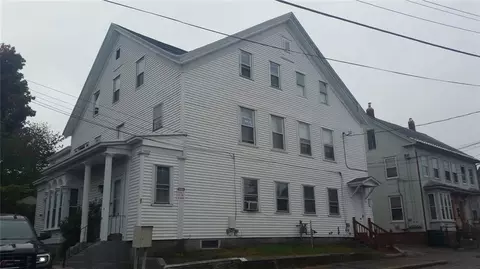 27 Crescent St, Biddeford, ME 04005 photo 1