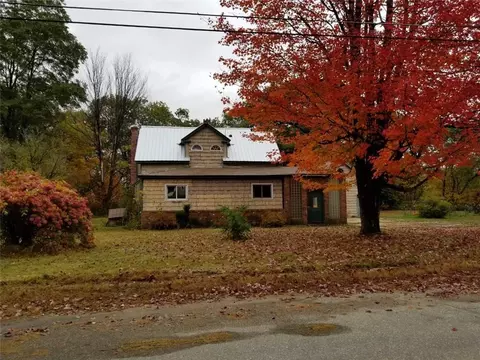 40 Dolloff St, Peru, ME 04290 photo 1