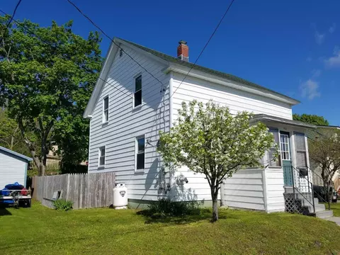 462 Aroostook Ave, Millinocket, ME 04462 photo 1