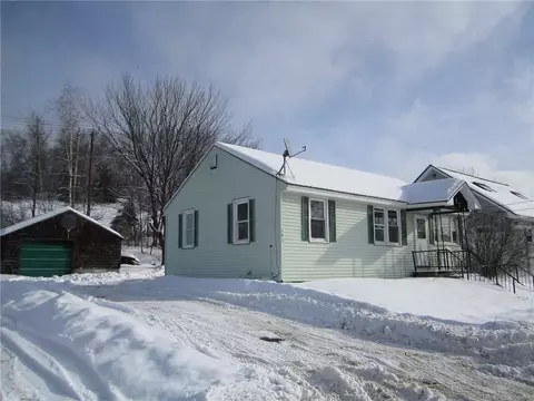 147 Prospect St, Millinocket, ME 04462 photo 1