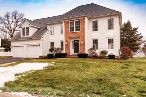 24 Playhouse Cir, Hampton, NH 03842 photo 1