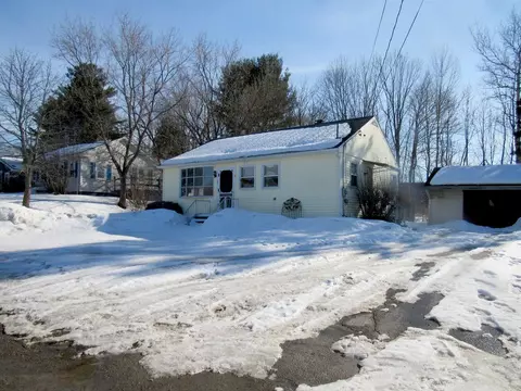 47 Grove St, Brewer, ME 04412 photo 1