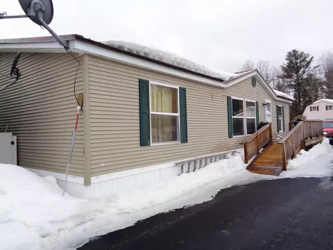 86 Cedar St, Millinocket, ME 04462 photo 1