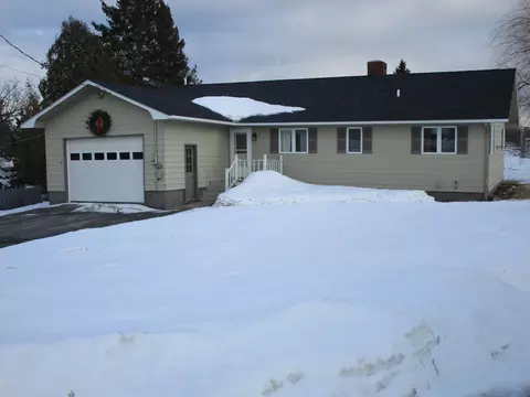 18 Turner St, Mapleton, ME 04757 photo 1