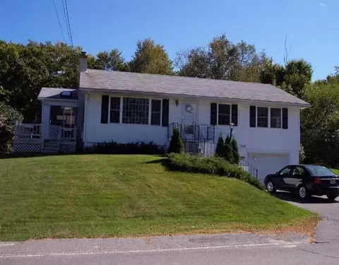 73 Sunset Dr, Millinocket, ME 04462 photo 1