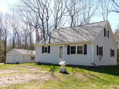 476 Bog Rd, Hermon, ME 04401 photo 1