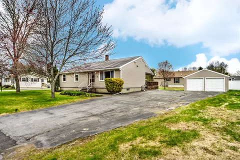 75 Windy St, Augusta, ME 04330 photo 1